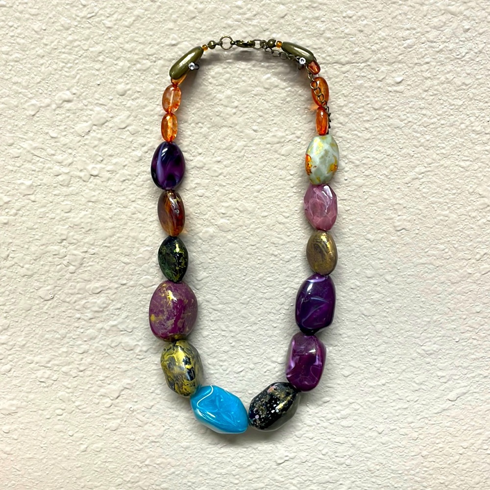 Western crystal like necklace